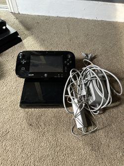 Nintendo Wii U 32GB in Black Deluxe