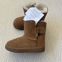UGG Kids Classic Boot – Size 4/5 (Brand New with Tags & Box)