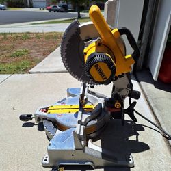 DeWalt Saw DWS713