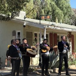 Grupo De Mariachi