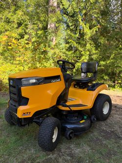 Like New Cub Cadet XT1 Riding Lawn Mower