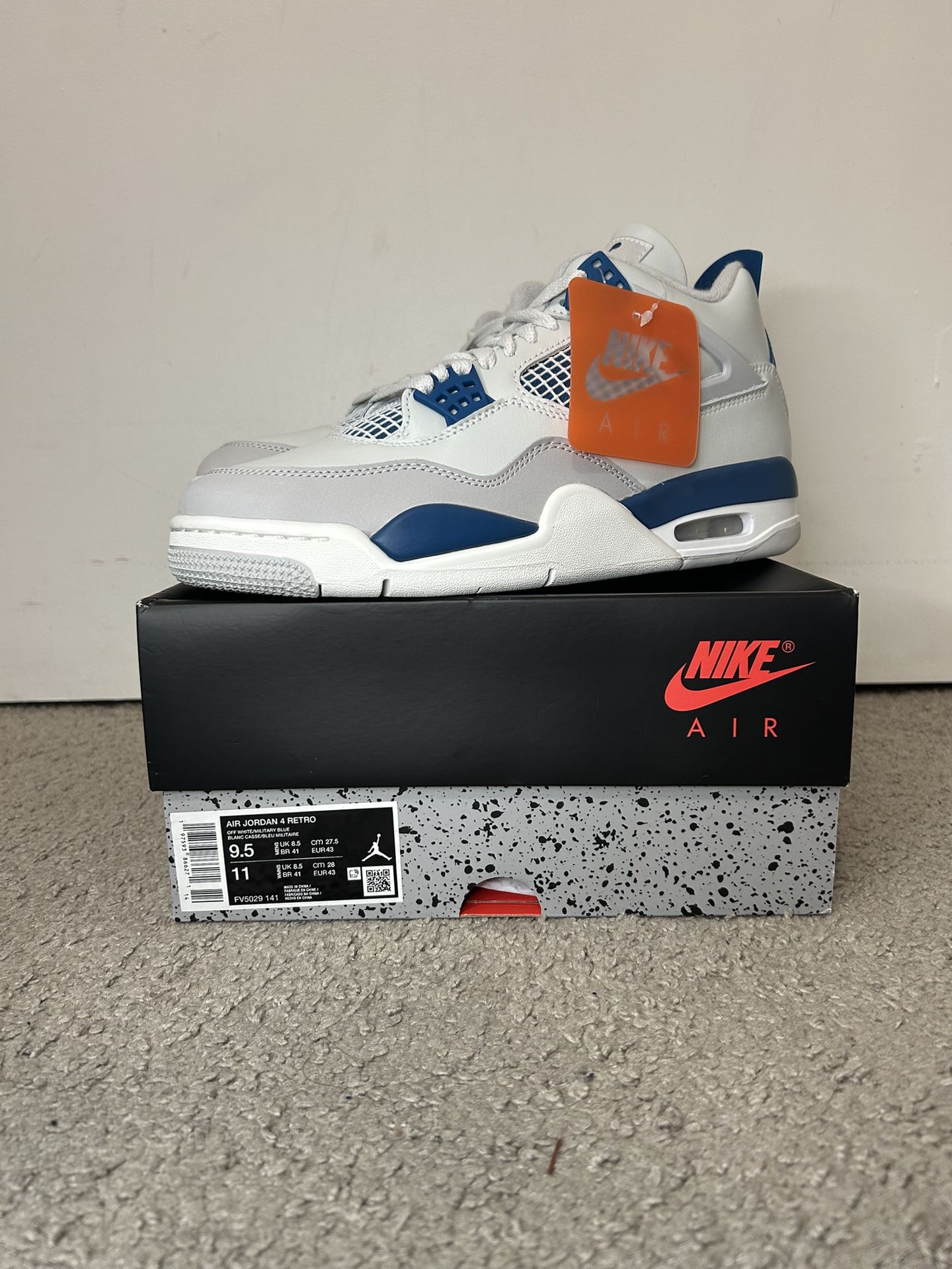 DS JORDAN 4 MILITARY BLUE SIZE 9.5