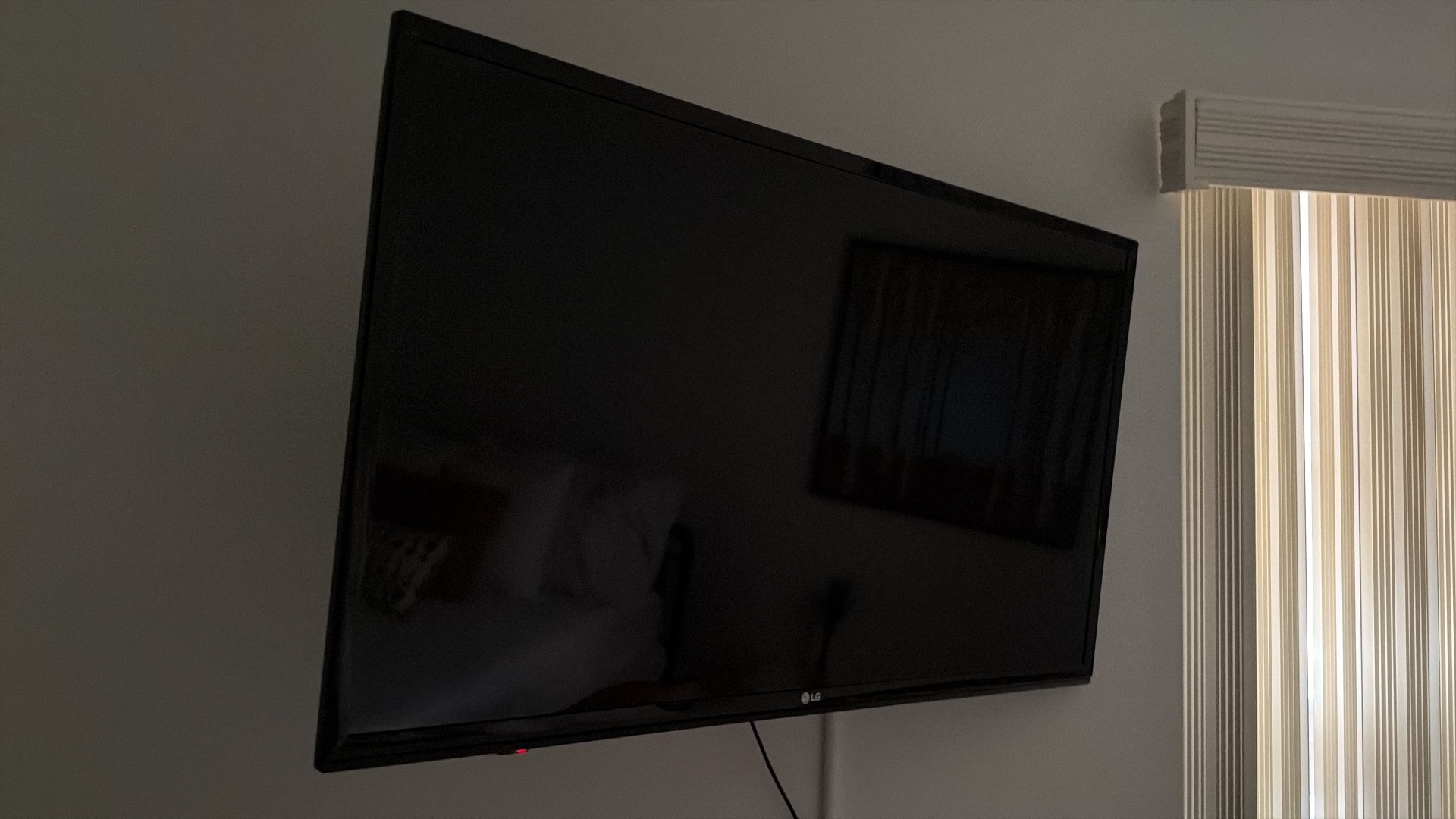 TVs • 📺 1 TV Vizio de 32” • 📺 1 TV LG de 32”