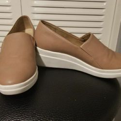 Naturalizer wedge sneaker