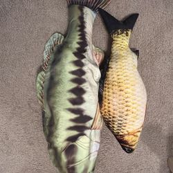 Bass Pro Shop Giant Stuffed bass And Carp
