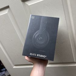 Beats Studio3 Wireless Noise Cancelling Headphones with Apple W1 Headphone Chip - Matte Black Brand New 