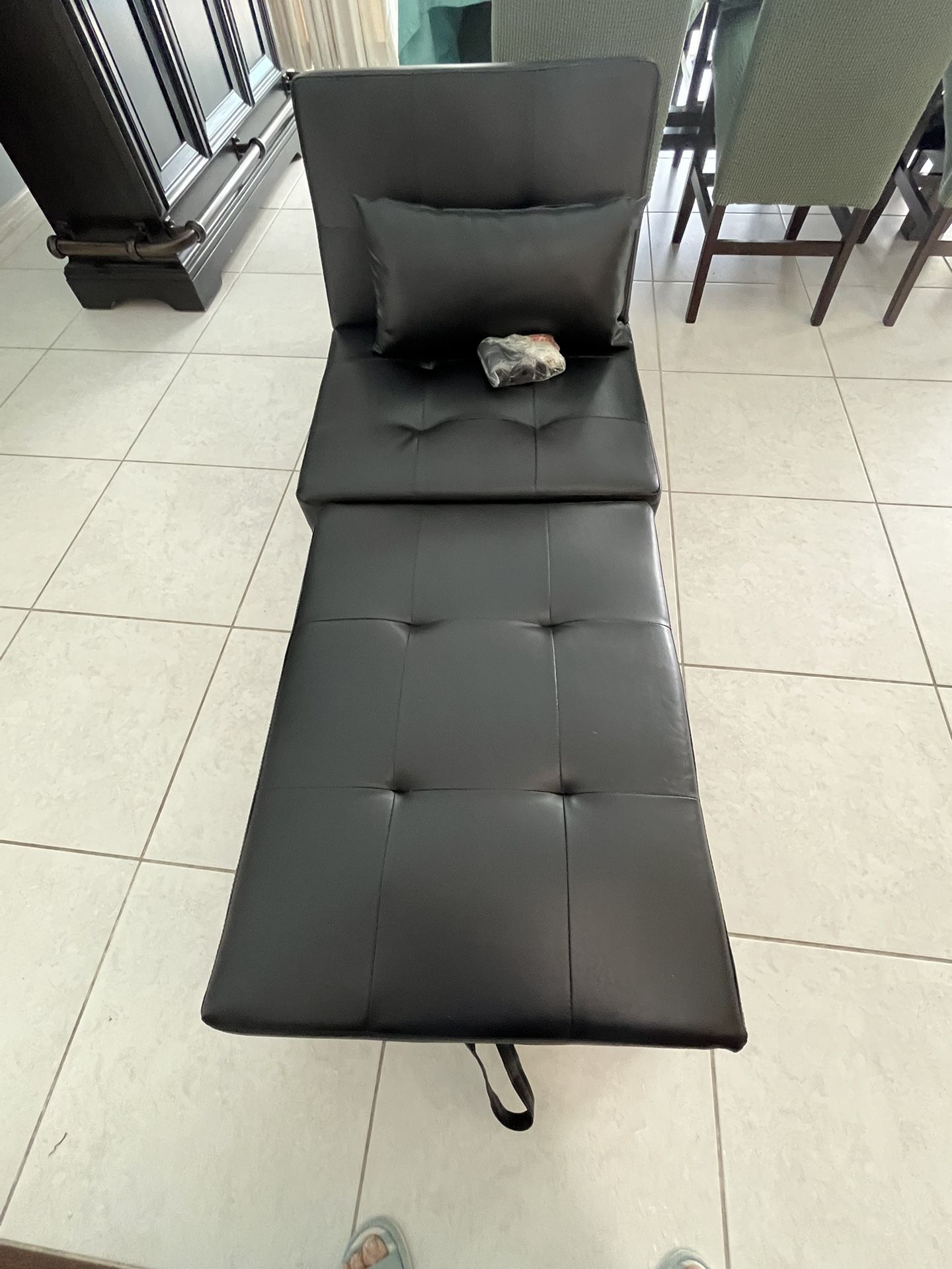Convertible Gaming Chair/ Twin Bed