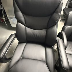 Multiple new office chairs 