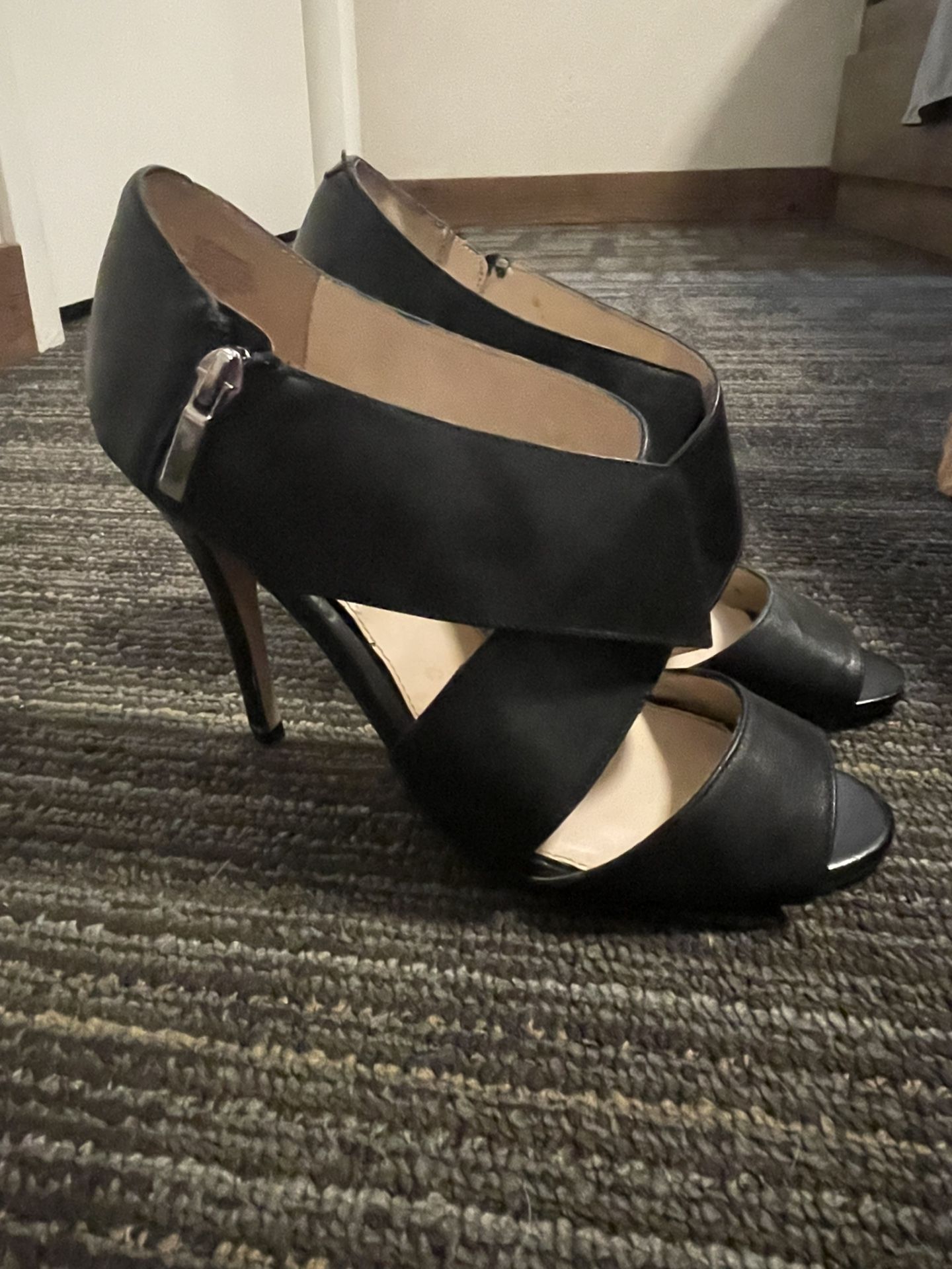 Nine West Heels Size 6.5 Great Condition!!!