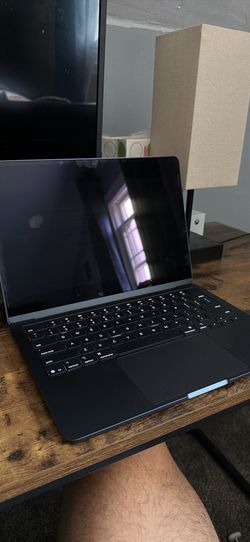 New macbook M4 air 2025 midnight blue