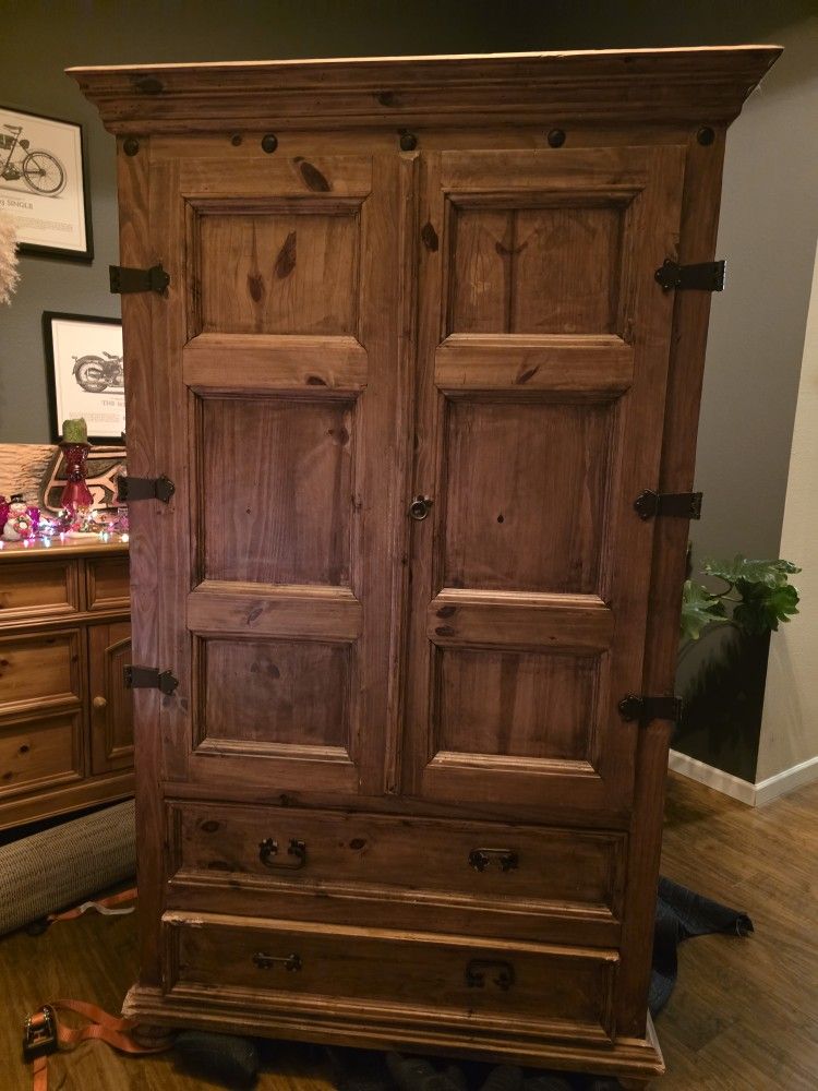 TV Armoire. (Free)