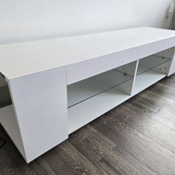 Entertainment Table With Bluetooth Lights 