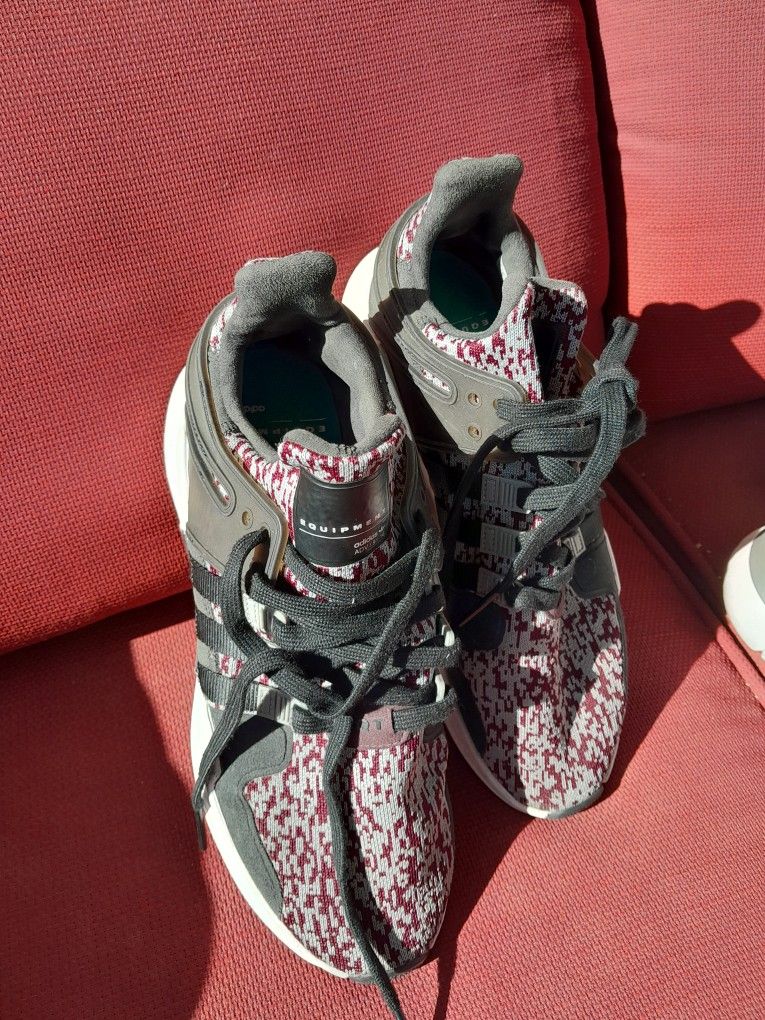 Pair Of Adidas Shoes Size 9 1/2