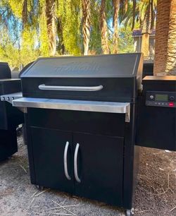 TRAEGER SILVERTON 810 PELLET GRILL SMOKER