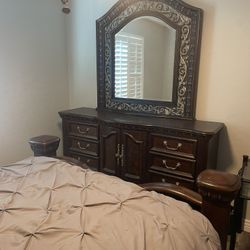 Queen Bedroom Set