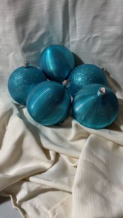 🎄Set of 5 Large shatter Proof Christmas Tree Ornaments 🎄