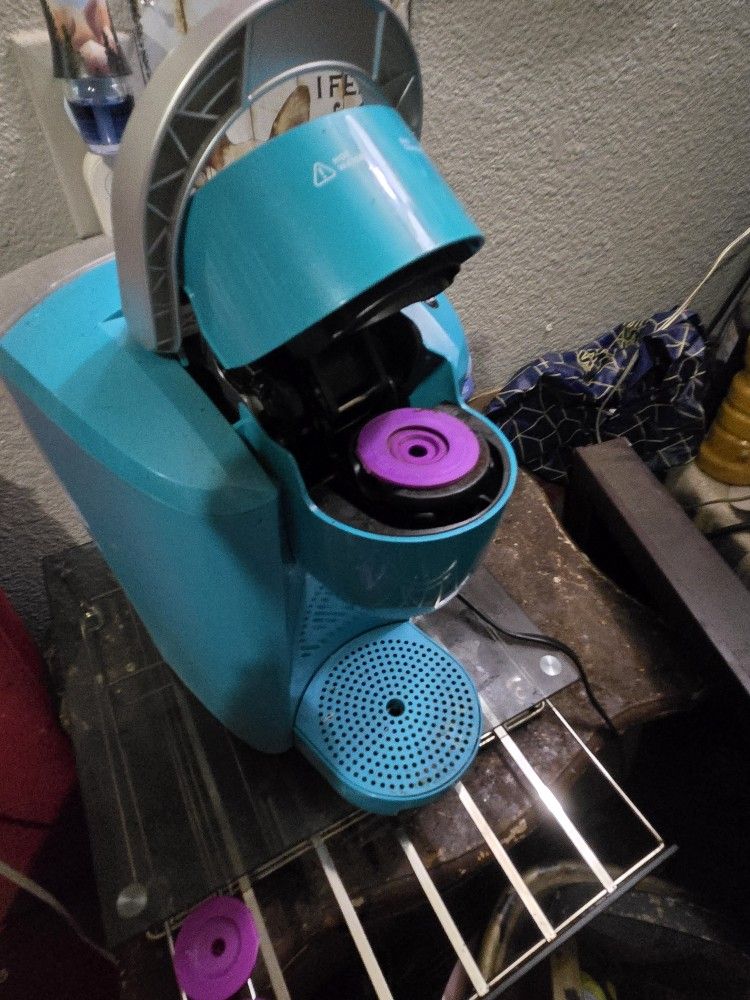 Teal Coffee Maker With Storage Rack $25.00 (Serious Buyers) Cash Or Cash App