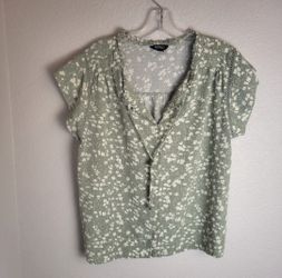 Buffalo David Britton Pullover Top Green Floral Design Women's Size Large