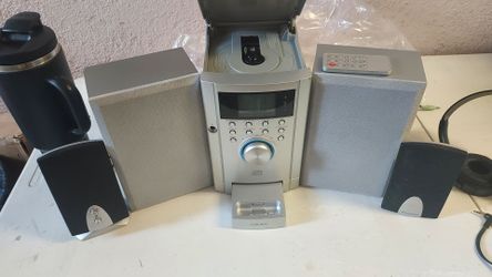 Audiovox disc and iPod player w/ remote and headphones