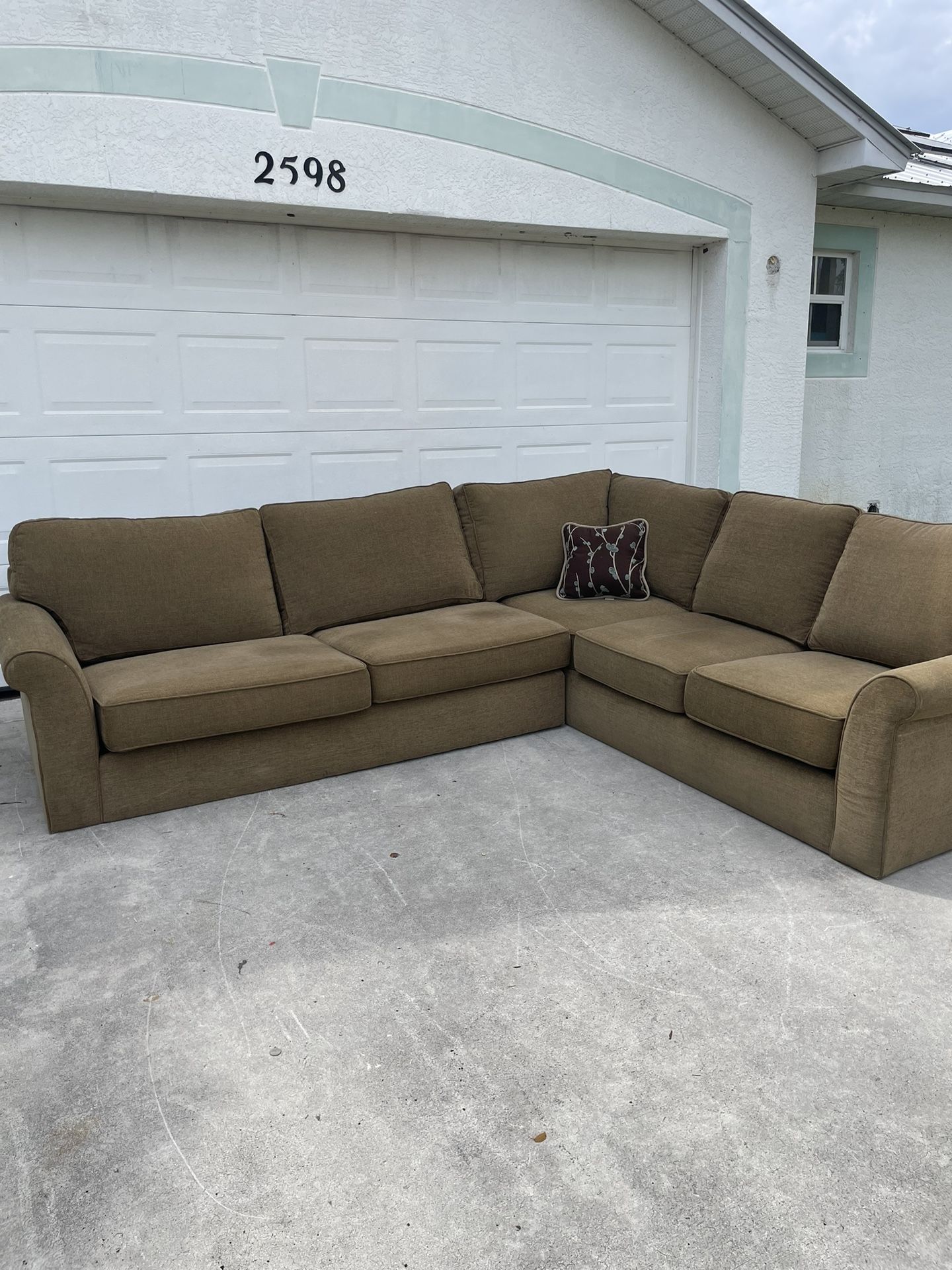 Free Delivery- BRAND NEW Sectional