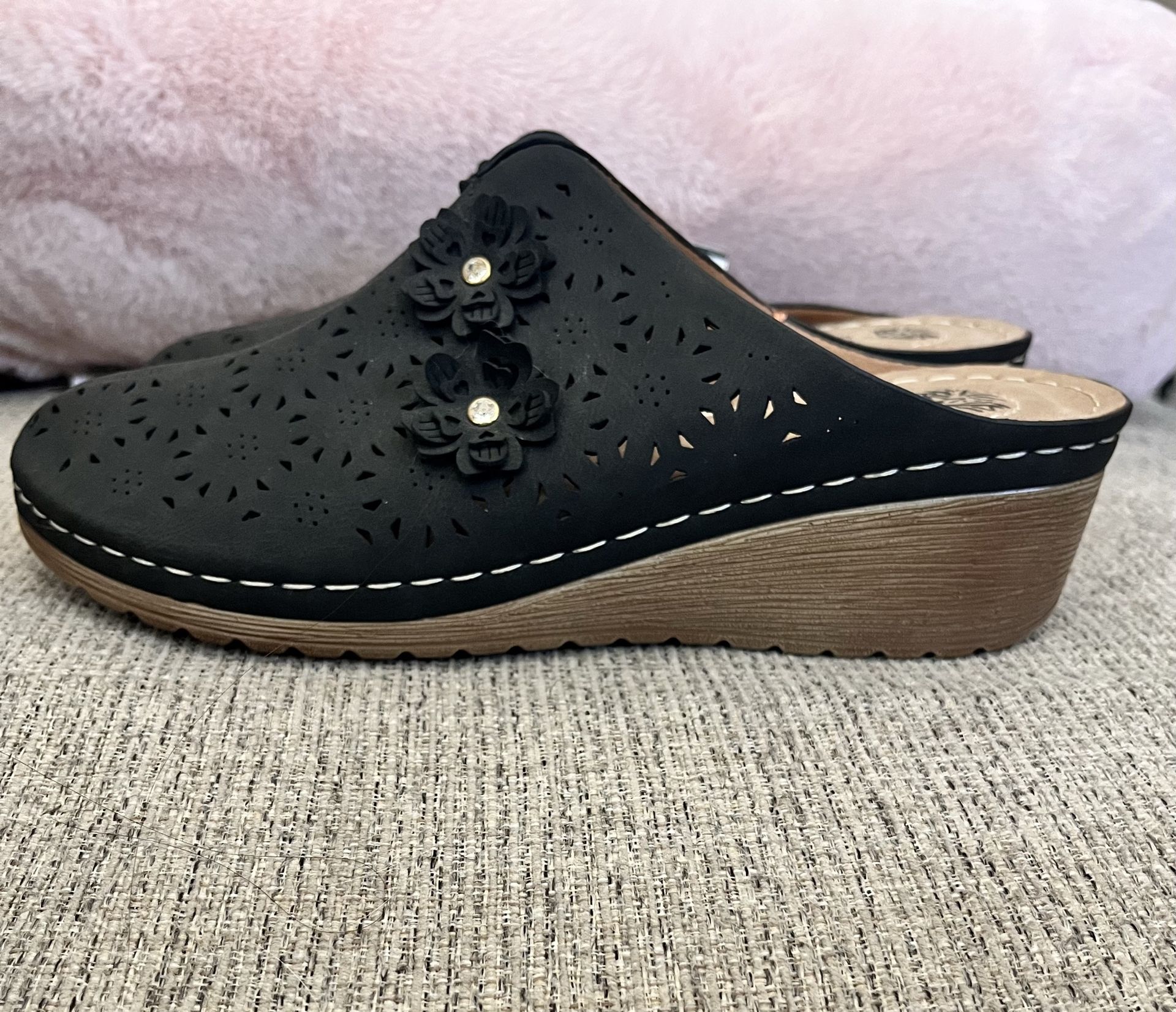 New Womens Black Suede Slide On Shoes Mules NWT
