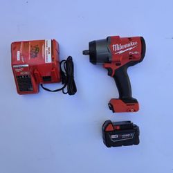 Milwaukee
M18 FUEL 18V Lithium-Ion Brushless Cordless 1/2 in. Impact Wrench w/Friction Ring Kit w/One 5.0 Ah Battery and Bag