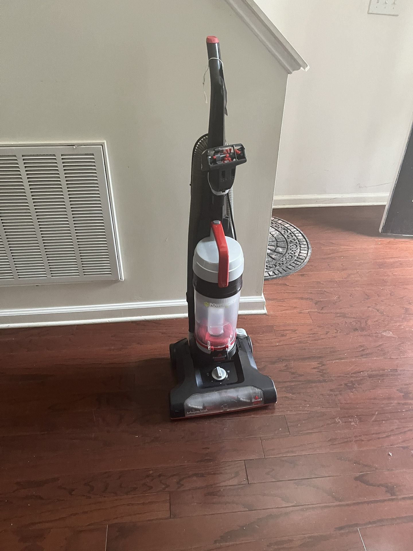 Bissell PowerForce Helix Rewind Pet Vaccum C