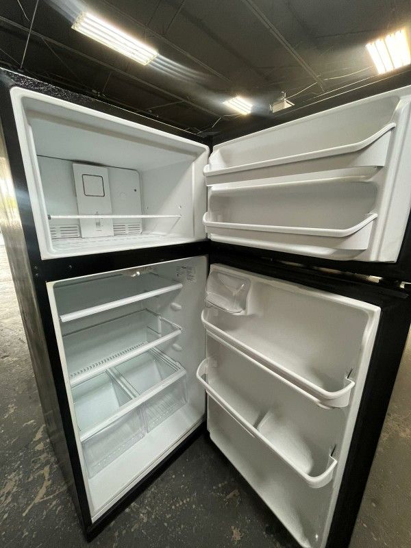 Refrigerator Frigidaire 30 Inch Wide Great Condition for Sale in