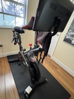 Peloton Bike Bundle – Ride Ready!