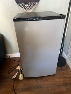 Mini fridge