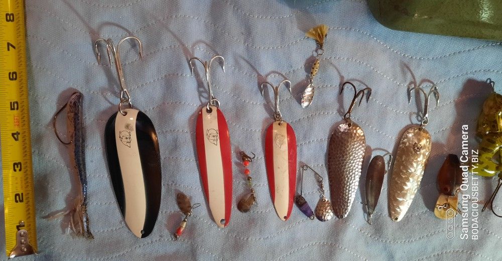 FISHING LURES VINTAGE