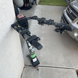 Yakima  Ridgeback 4 Tilt Away Hitch  Bike Rack