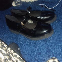 Never Worn 7 1/2 Flat Mary Janes 