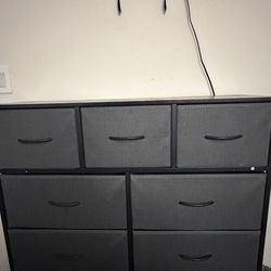 Mesh clothes dresser