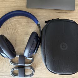 *Barely Used - Like New* Beats - Studio Pro - Wireless Noise Cancelling Over-the-Ear Headphones - Navy