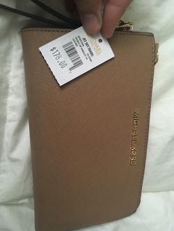 Michael Kors wristlet