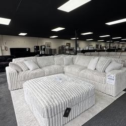 3PC Stupendous Sectional. 🚚WE DELIVER🚚
