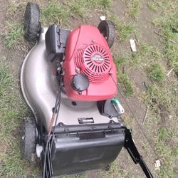 Vendo Honda self Propelled Jalando Mui Bien  Navaja Afilada  Lista Pal Travajo 