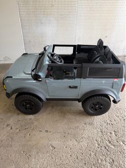 Battery powered Bronco. No remote.
