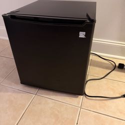 Kenmore Mini Fridge 