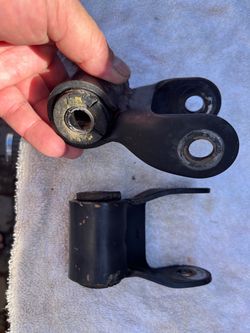 90’s Jeep Cherokee Rear Shakles OEM