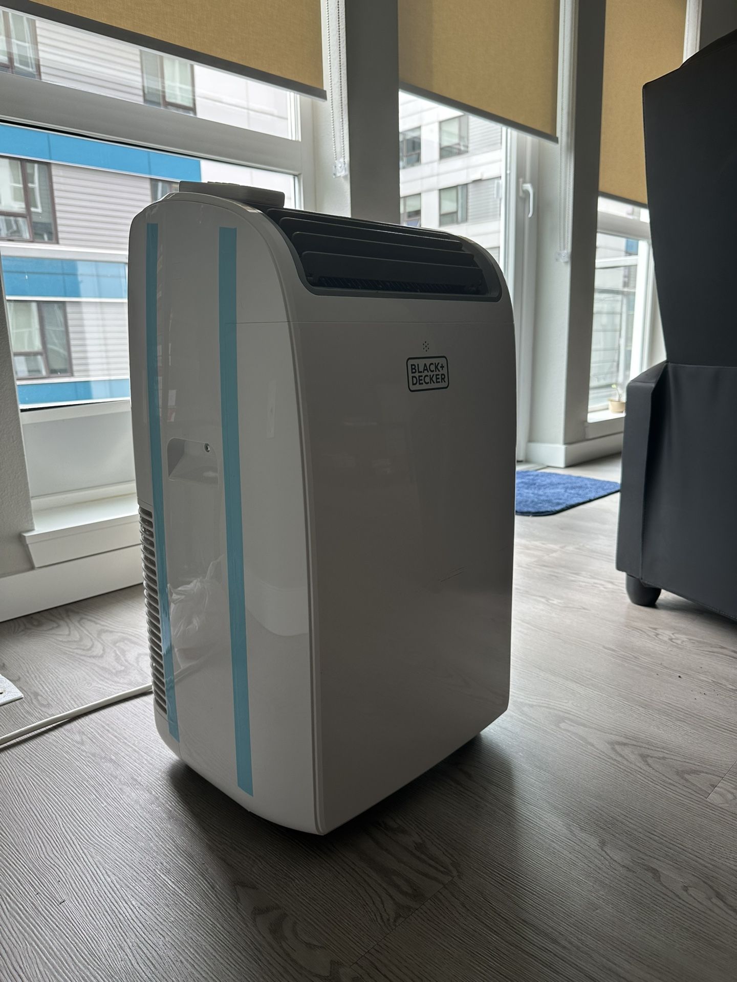 BLACK+DECKER Smart Portable Air Conditioner, 14,000 BTU for Rooms up to 700 Sq. Ft., Smart Portable AC with Follow Me Remote and Window Kit, BPACT14WT