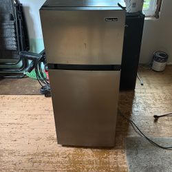 Dorm Rm Refrigerator 
