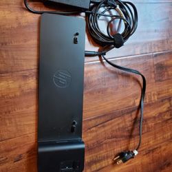 HP laptop docking Stations And Power Adapter 