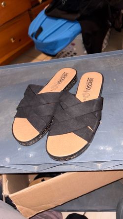 Cute black sandals