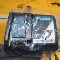 Makita 18V LXT Lithium-Ion Rapid Tool Battery Charger  #Dc18rc