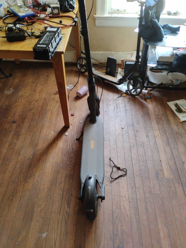 A Used Segway Scooter Needs Batteries Have Charger I'm Running Cost $500 Brand New Cost $8.99 Good Scooter I Just Want $300 Lease Battery