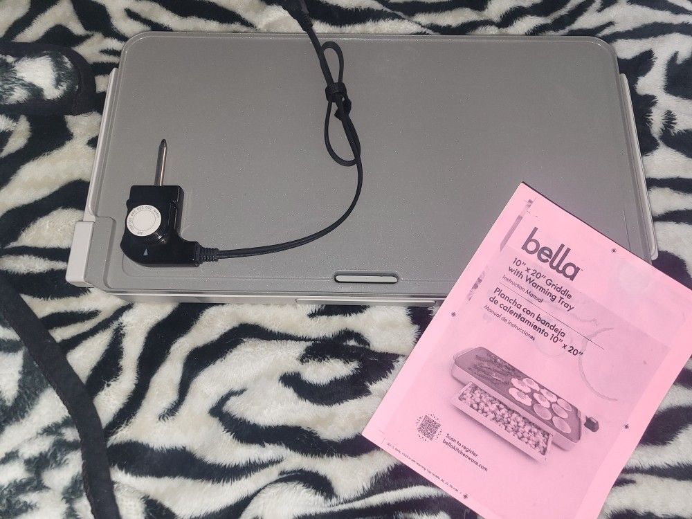 BRAND NEW GRIDDLE WITH WARMING TRAY