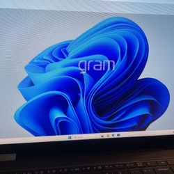 LG Gram 16T90P 2-in-1 Touch 16"  i7  16GB 512GB SSD Lines
