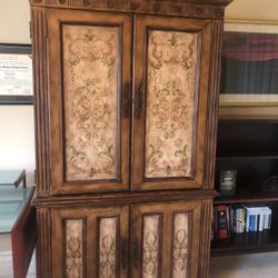 Armoire Hutch